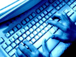 computer-keyboard-1188763_11zon